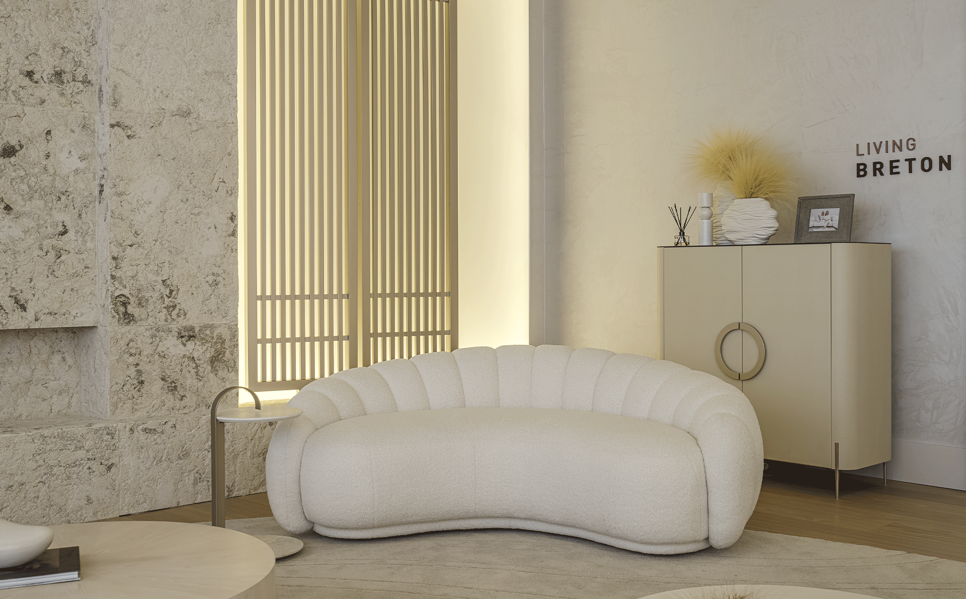 Product image in setting 8